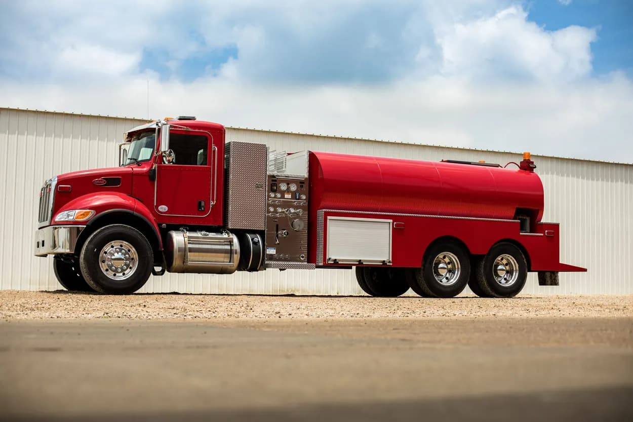 Ledwell fire tanker on a Peterbilt chassis