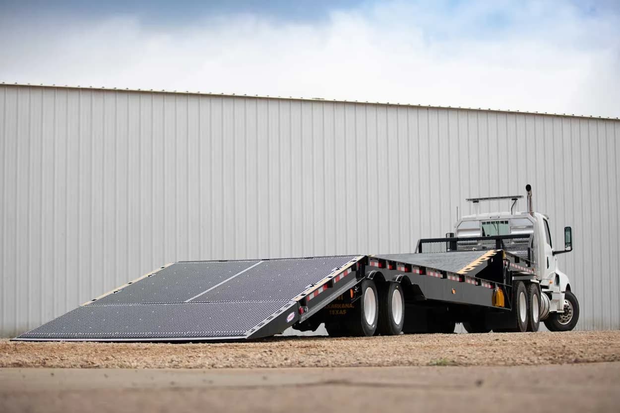 Ledwell HydraTail trailer with the hydraulic tail lowered