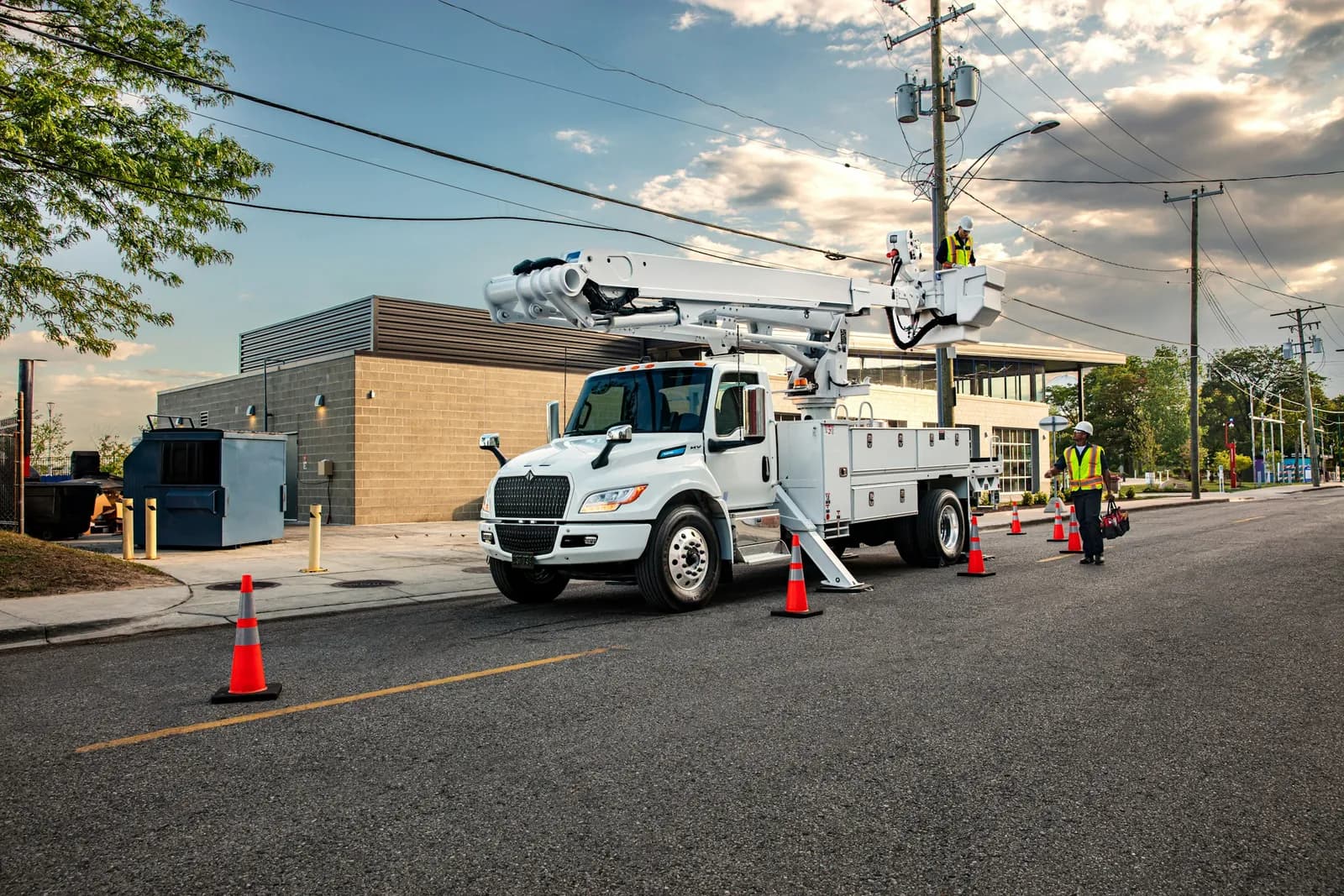 International eMV Series with a crane and service body