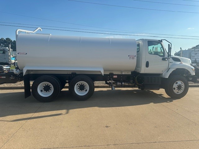 2026 INTERNATIONAL HV607 WATER TRUCK - image 2 of 6
