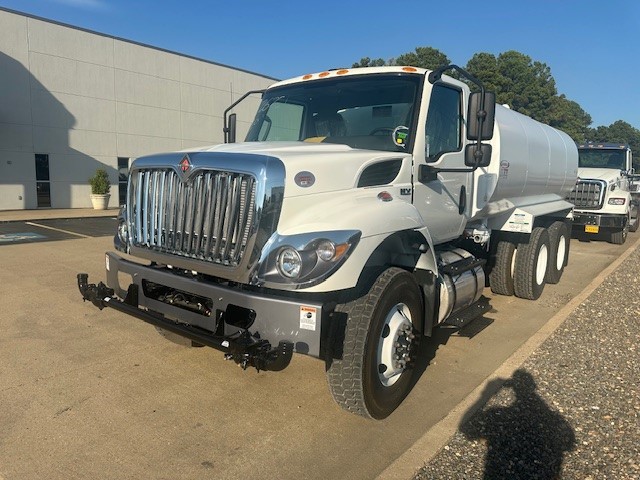 2026 INTERNATIONAL HV607 WATER TRUCK - image 5 of 6