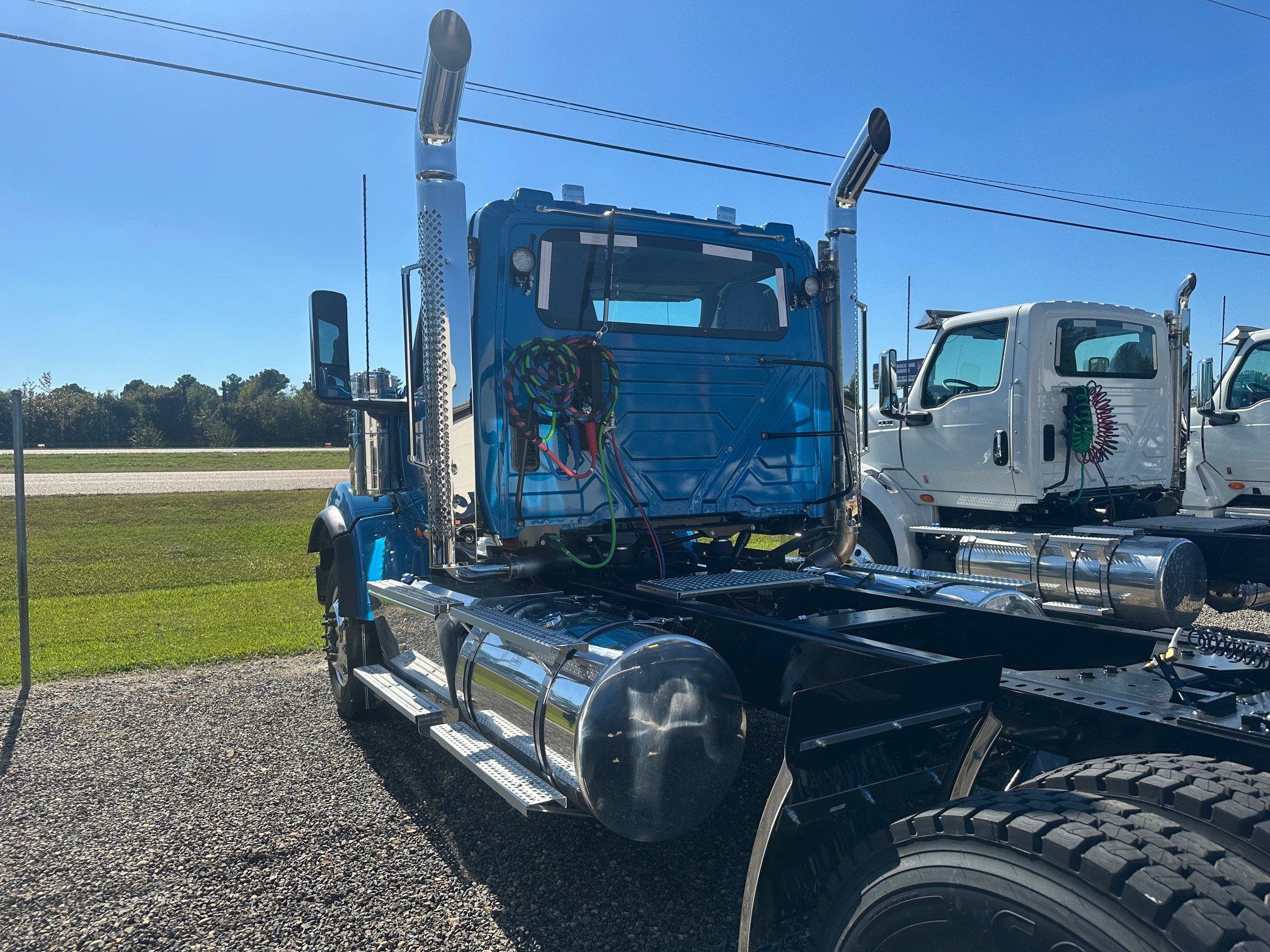 2026 INTERNATIONAL HX520 - image 4 of 6